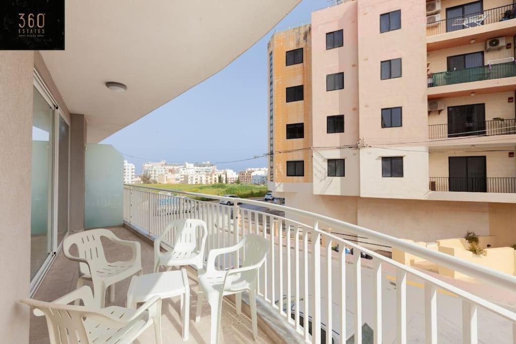 Spacious 2Br Apt In Qawra - Perfect For Families By 360 Estates St. Paul's Bay Buitenkant foto