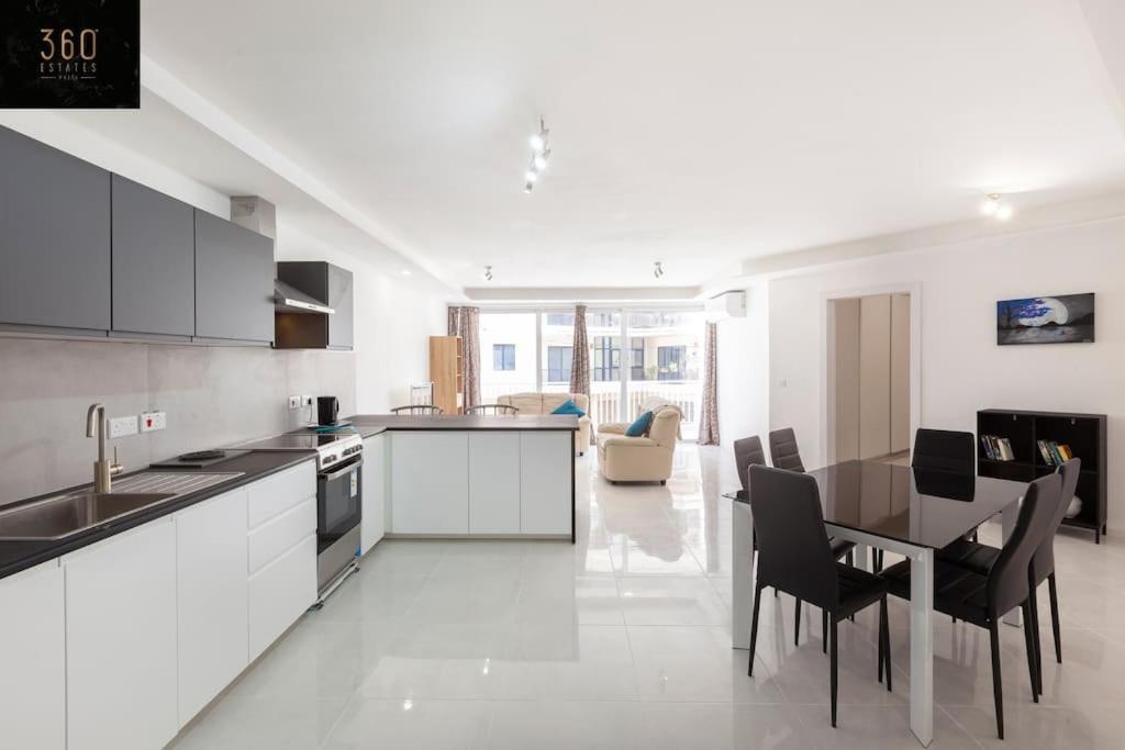 Spacious 2Br Apt In Qawra - Perfect For Families By 360 Estates St. Paul's Bay Buitenkant foto