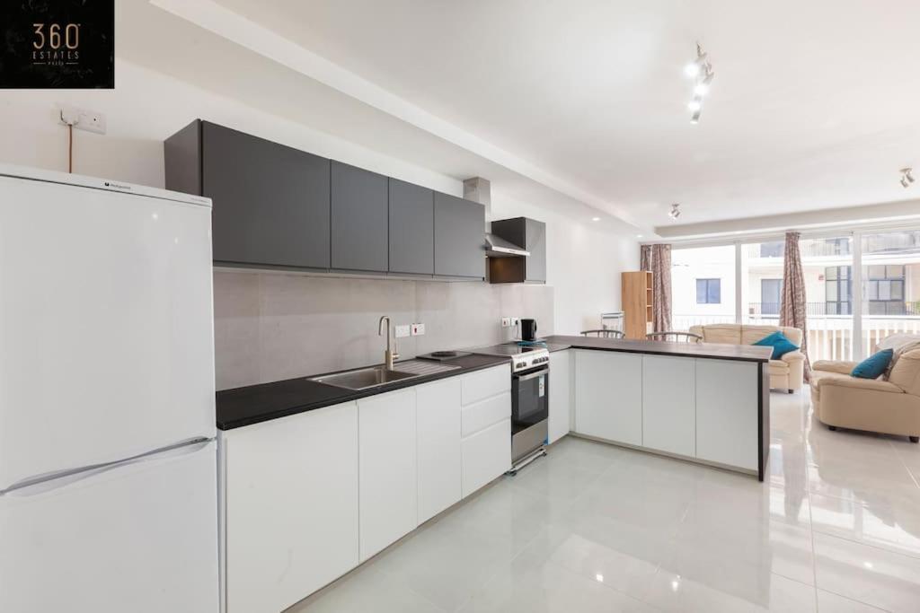 Spacious 2Br Apt In Qawra - Perfect For Families By 360 Estates St. Paul's Bay Buitenkant foto