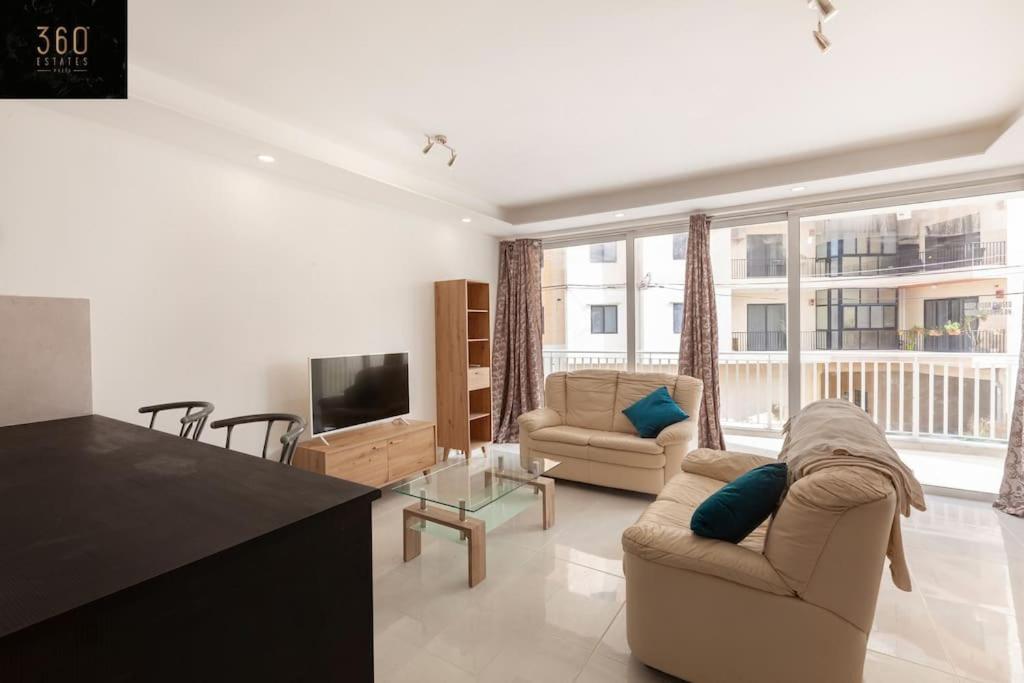 Spacious 2Br Apt In Qawra - Perfect For Families By 360 Estates St. Paul's Bay Buitenkant foto
