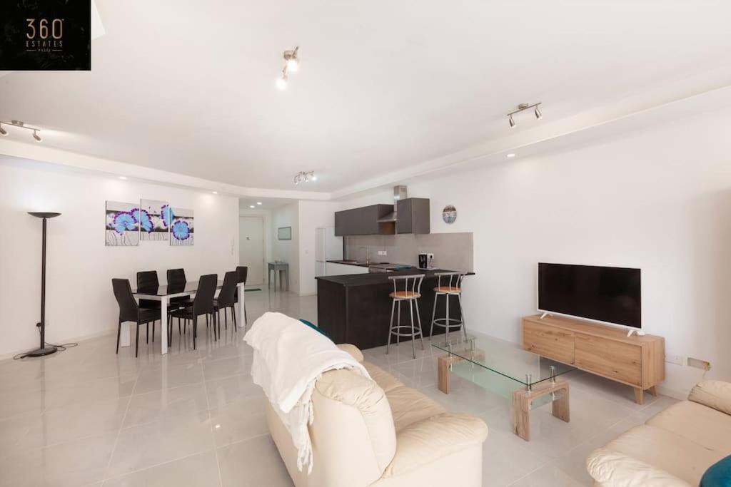 Spacious 2Br Apt In Qawra - Perfect For Families By 360 Estates St. Paul's Bay Buitenkant foto