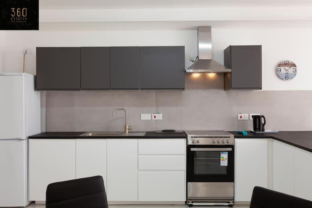 Spacious 2Br Apt In Qawra - Perfect For Families By 360 Estates St. Paul's Bay Buitenkant foto